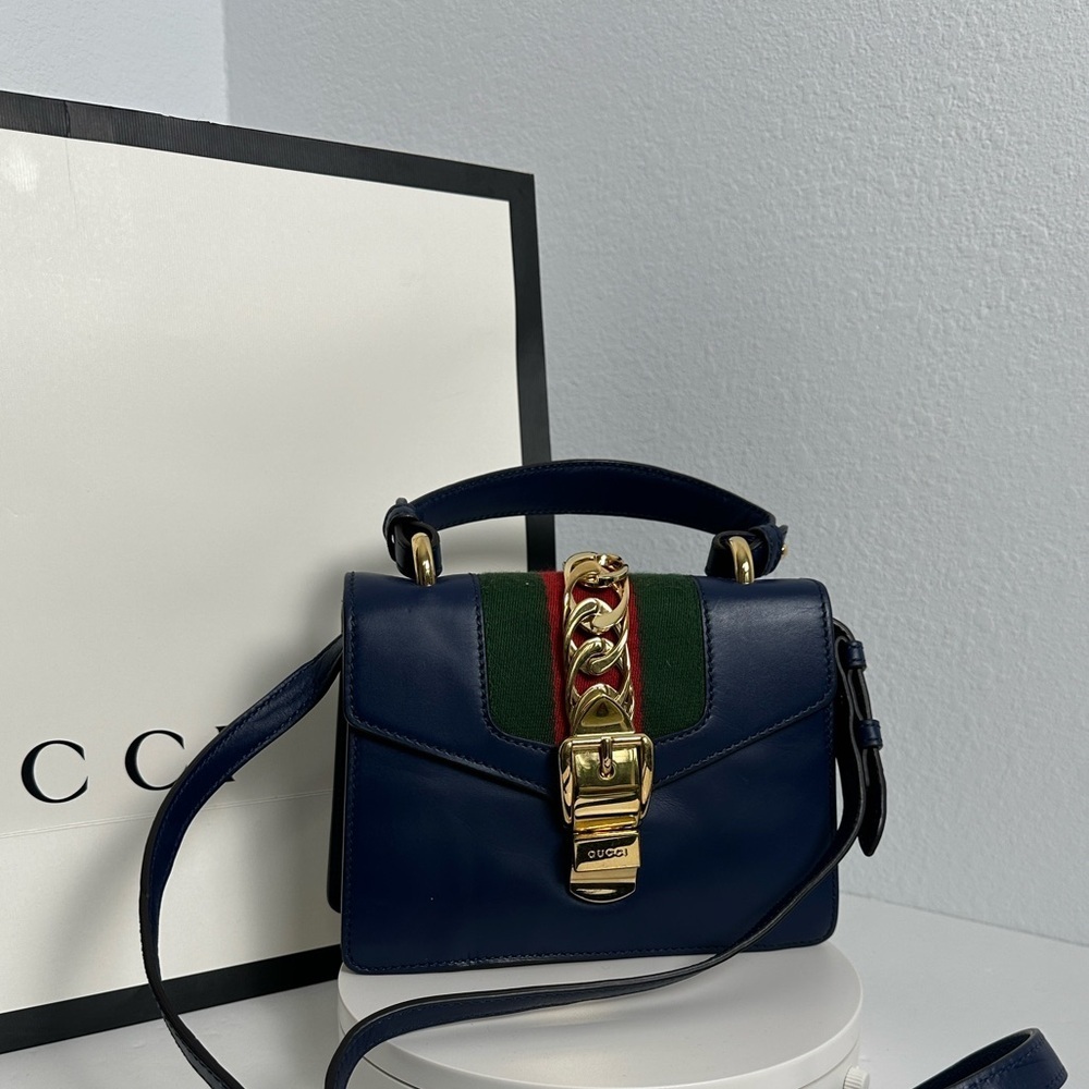 💯Authentic Gucci Navy Blue Sylvie Mini Top Handle Bag in leather 🍀 - Picture 4 of 17